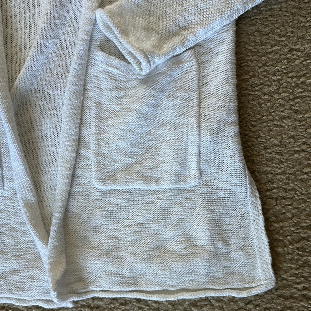 White Cardigan S - Picture 2 of 4